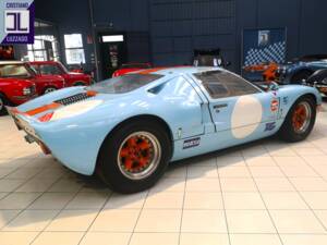 Image 10/50 of Ford GT40 (1966)