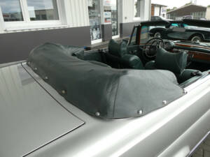 Image 21/31 of Mercedes-Benz 280 SE 3,5 (1970)