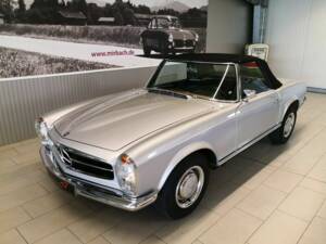 Image 7/15 of Mercedes-Benz 230 SL (1964)