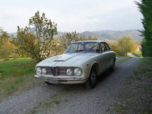 Image 2/32 of Alfa Romeo 2600 Sprint (1963)