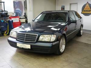 Immagine 6/37 di Mercedes-Benz S 500 (1996)