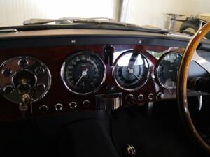 Image 16/24 of Aston Martin DB 2&#x2F;4 Mk I (1954)