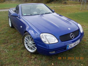 Image 23/42 de Mercedes-Benz SLK 230 Kompressor (1998)