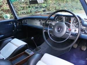 Image 8/23 de Mercedes-Benz 280 SL (1970)