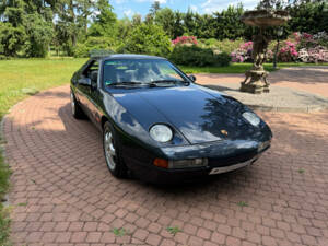 Image 5/77 de Porsche 928 GT (1990)