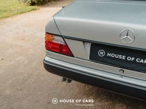 Image 18/43 of Mercedes-Benz 300 CE-24 (1993)