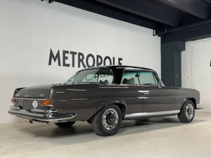 Image 3/28 of Mercedes-Benz 280 SE 3,5 (1970)