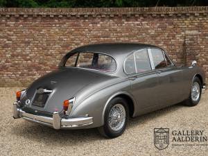 Image 2/50 of Jaguar Mk II 3.8 (1960)