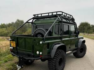 Image 3/5 de Land Rover Defender 110 (2005)