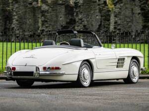 Image 4/29 de Mercedes-Benz 300 SL (1999)