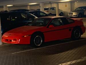 Image 38/55 of Pontiac Fiero GT (1988)