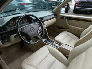 Image 9/20 de Mercedes-Benz E 320 (1994)