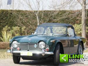 Immagine 2/10 di Triumph TR 4 (1965)