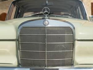 Image 13/50 of Mercedes-Benz 200 (1966)