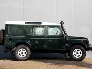 Immagine 7/34 di Land Rover Defender 110 (2000)