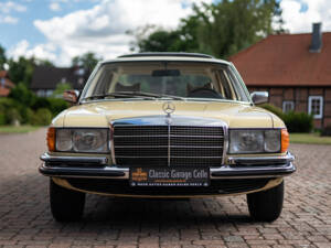 Image 5/40 of Mercedes-Benz 350 SE (1975)