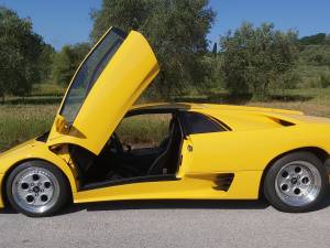 Imagen 4/10 de Lamborghini Diablo VT (1993)