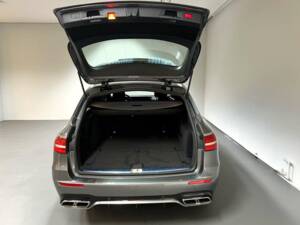 Image 13/15 of Mercedes-Benz AMG E 63 S 4MATIC+ T (2017)