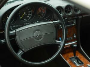 Image 28/46 de Mercedes-Benz 420 SL (1985)