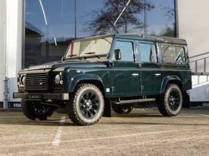 Bild 2/47 von Land Rover Defender 110 Works V8 (2011)