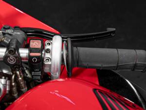 Image 16/34 of Honda DUMMY (2002)