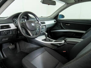 Imagen 11/50 de BMW 325i (2007)