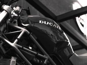 Immagine 11/46 di Ducati DUMMY (1995)