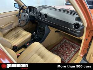 Image 14/15 of Mercedes-Benz 230 E (1980)