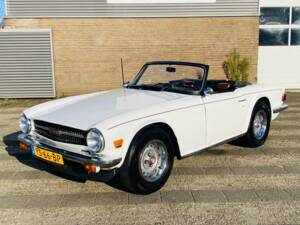 Image 50/50 of Triumph TR 6 (1976)