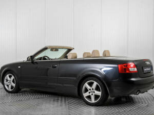 Image 5/50 de Audi A4 2.4 V6 (2004)