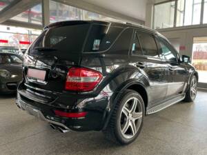 Image 3/18 of Mercedes-Benz ML 63 AMG (2010)