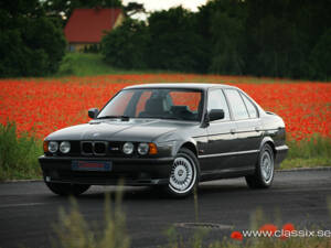 Afbeelding 22/25 van BMW M5 (1990)