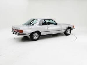Image 2/15 de Mercedes-Benz 280 SLC (1978)