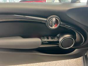 Image 16/19 of Mini Cooper (2019)