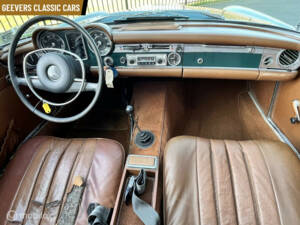 Image 19/44 of Mercedes-Benz 280 SL (1970)