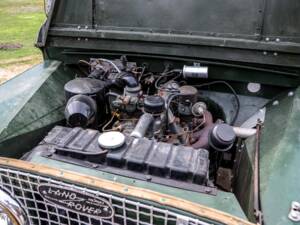 Image 2/34 of Land Rover 86 (1953)