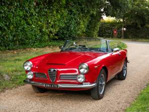 Immagine 1/26 di Alfa Romeo 2600 Spider (1964)