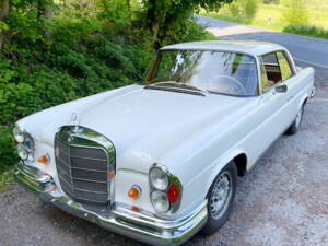 Imagen 4/18 de Mercedes-Benz 220 SE b (1965)