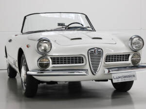 Image 3/34 de Alfa Romeo 2000 Spider (1960)