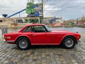 Image 7/7 of Triumph TR 6 (1971)