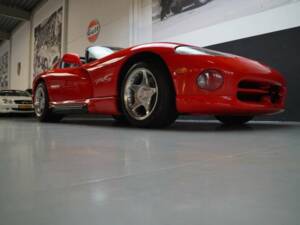 Image 26/50 of Dodge Viper RT&#x2F;10 (1994)