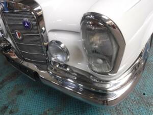 Bild 10/50 von Mercedes-Benz 220 SE b (1963)