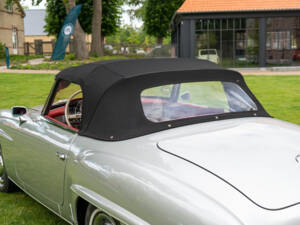 Afbeelding 28/30 van Mercedes-Benz 190 SL (1961)