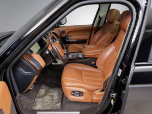 Bild 15/34 von Land Rover Range Rover Autobiography SDV8 (2015)