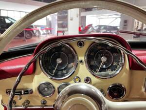 Image 37/58 of Mercedes-Benz 190 SL (1955)