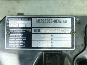 Afbeelding 67/82 van Mercedes-Benz 300 CE-24 3.4 AMG (1993)