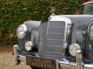 Afbeelding 33/50 van Mercedes-Benz 220 SE Cabriolet (1960)