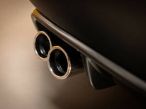 Image 38/45 of Jaguar XKR (2010)