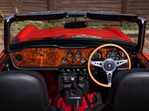 Image 39/41 of Triumph TR 6 (1972)