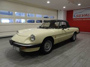 Bild 13/15 von Alfa Romeo 1.6 Spider (1983)